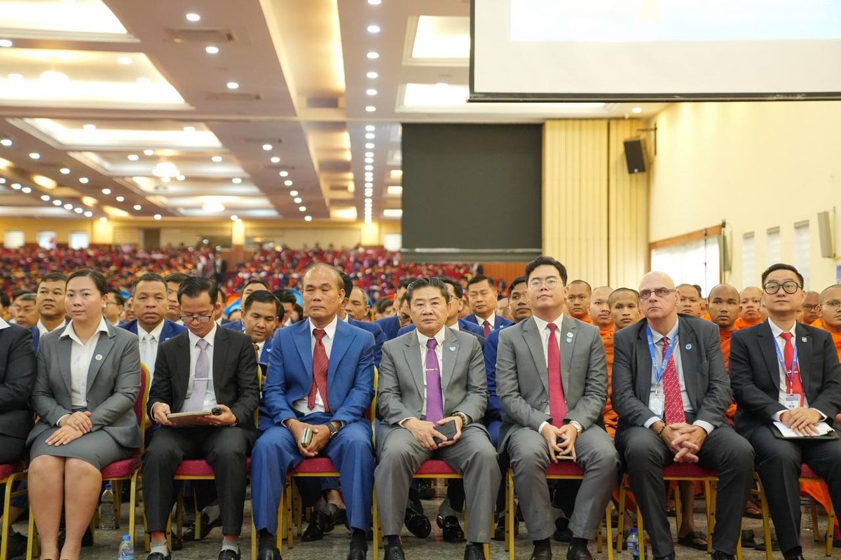 洪玛尼出席贝尔帝国际大学毕业典礼 强调公务员纪律与操守