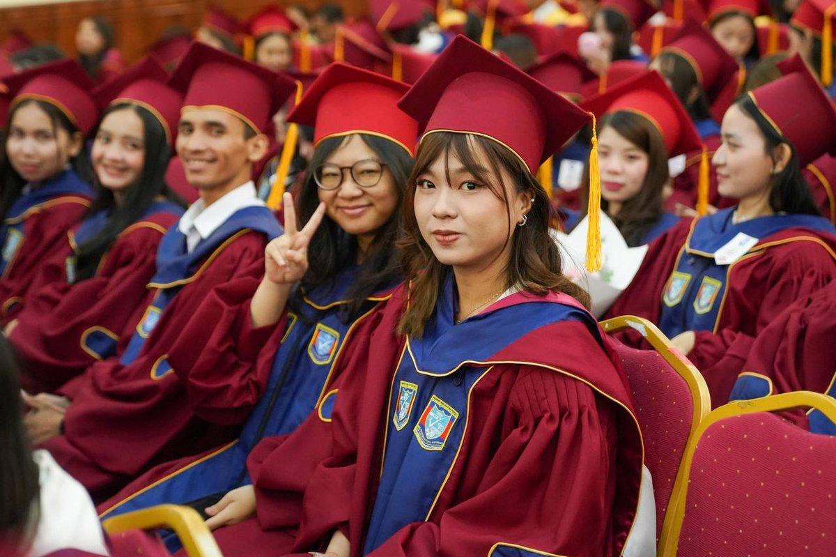 洪玛尼出席贝尔帝国际大学毕业典礼 强调公务员纪律与操守