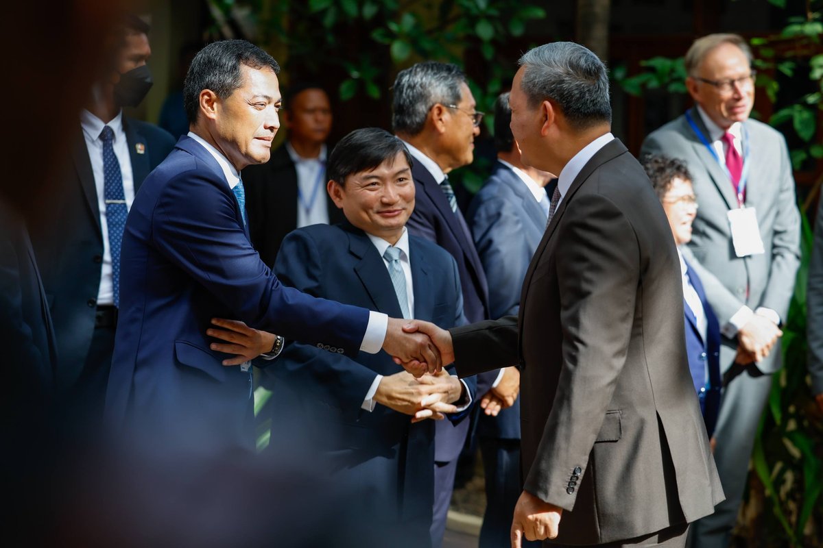 洪玛奈出席儿童微笑组织30周年庆典 颁发2021至2024届