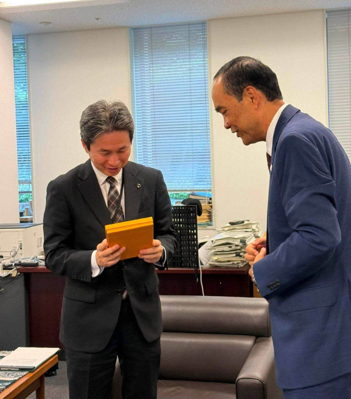 柬埔寨驻日本大使会晤日本参议院国际事务局长