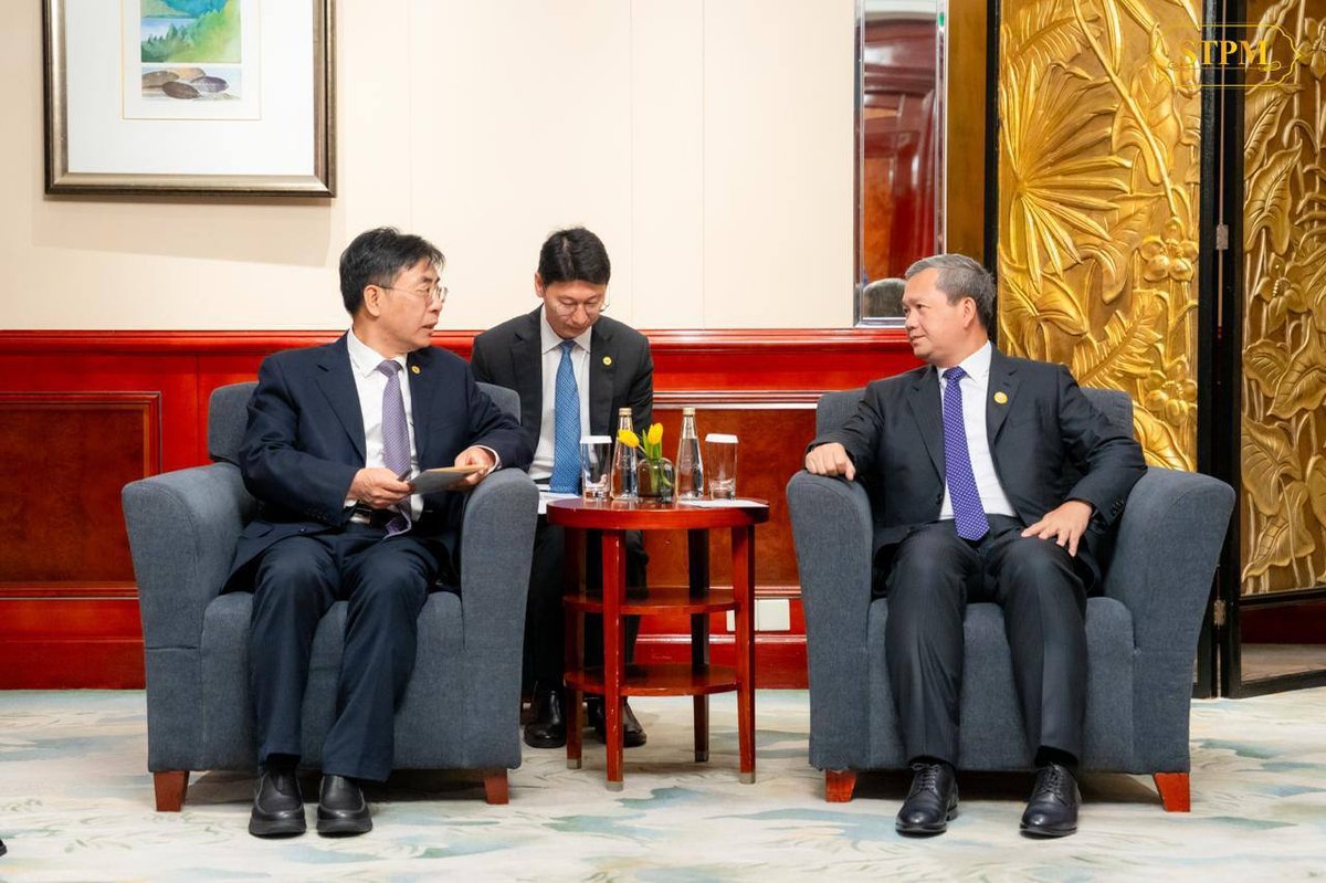洪玛奈在上海会见中国商飞董事长 探讨航空领域合作