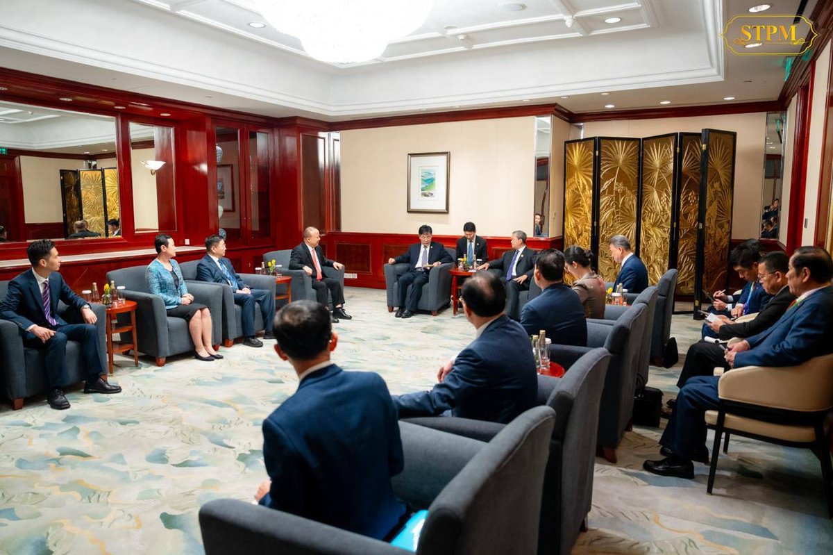 洪玛奈在上海会见中国商飞董事长 探讨航空领域合作