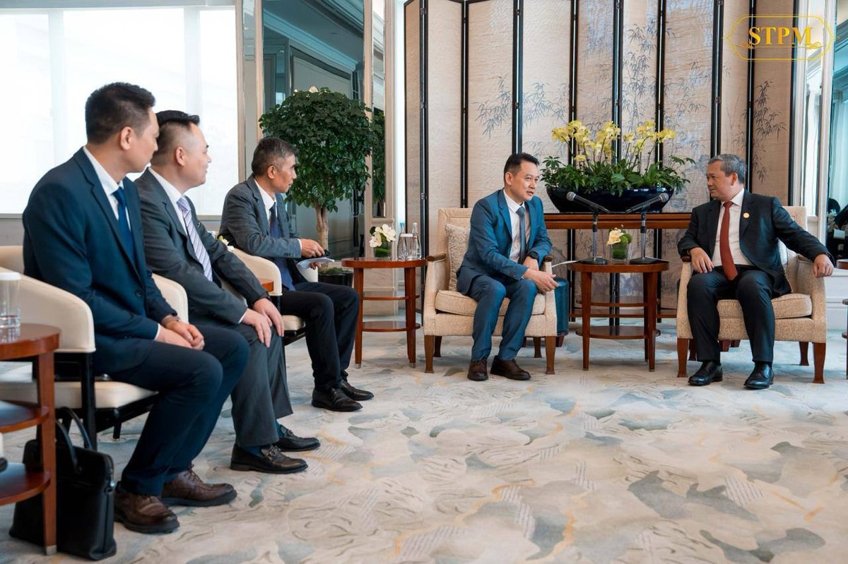 洪玛奈在上海会见汉唐航运董事长 探讨物流与港口合作
