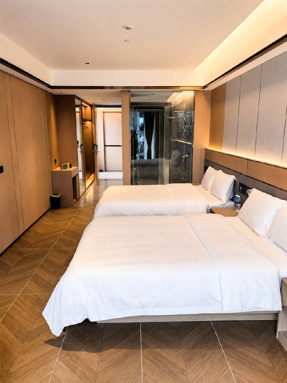 西港悦华国际度假酒店招租 日租$50月租$500市中心