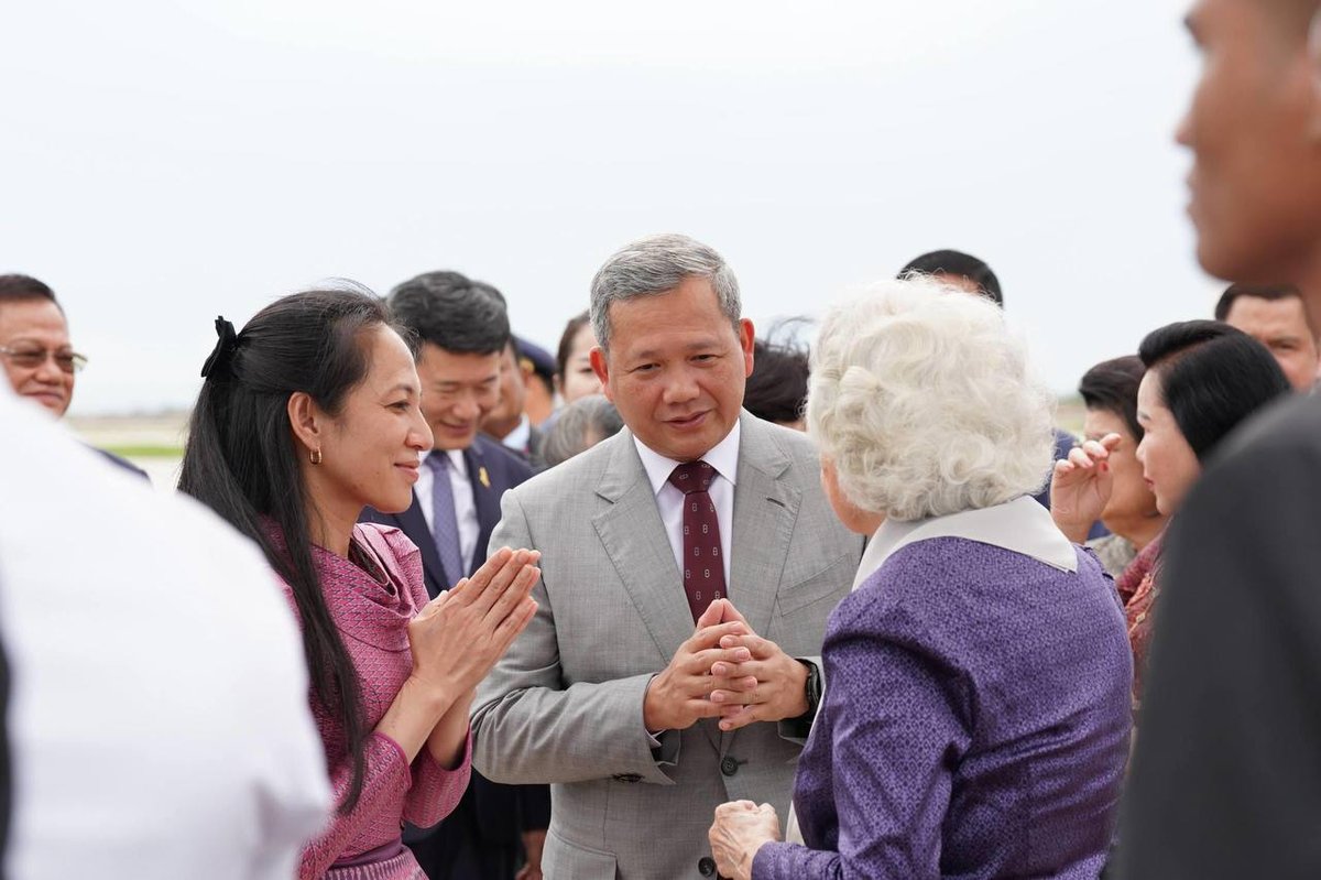 西哈莫尼国王与莫尼列太后今日结束在华休养返回金边