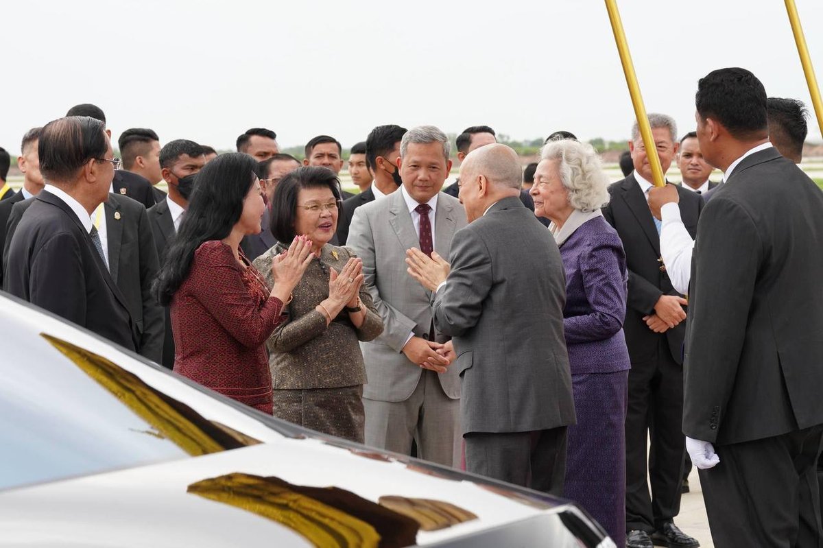 西哈莫尼国王与莫尼列太后今日结束在华休养返回金边