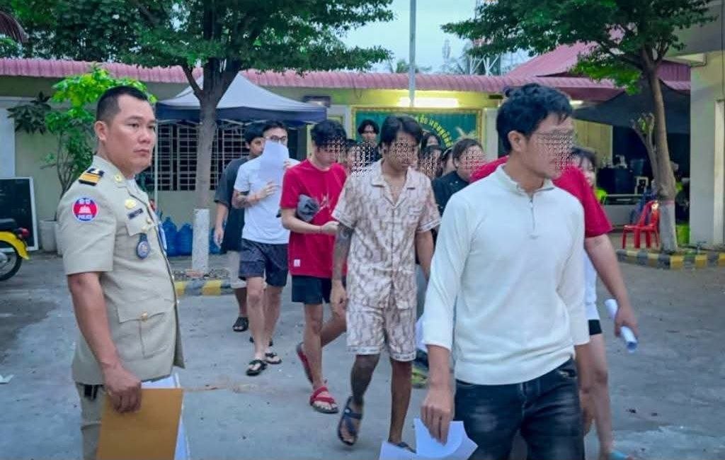 柬埔寨遣返17名涉诈泰国籍人员 严打非法务工