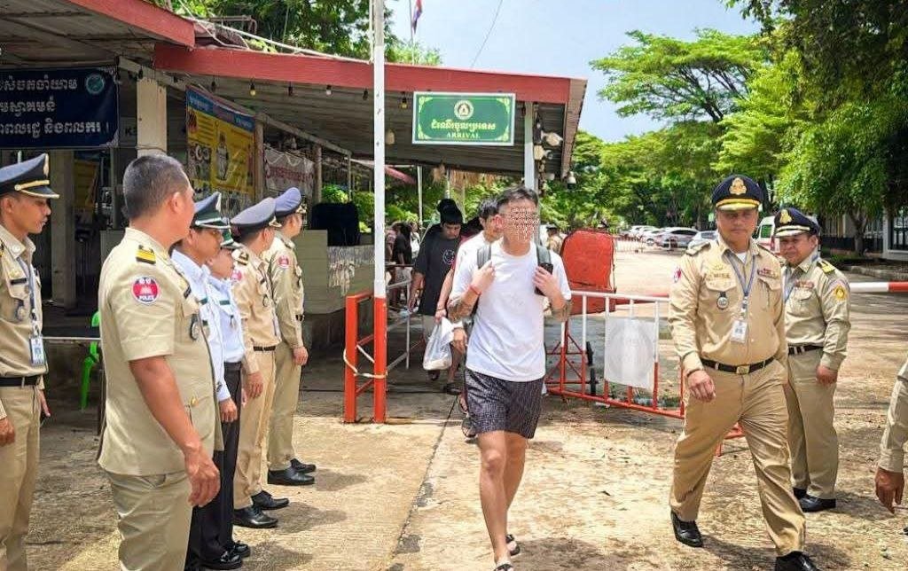 柬埔寨遣返17名涉诈泰国籍人员 严打非法务工