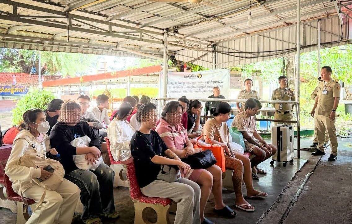 柬埔寨遣返17名涉诈泰国籍人员 严打非法务工