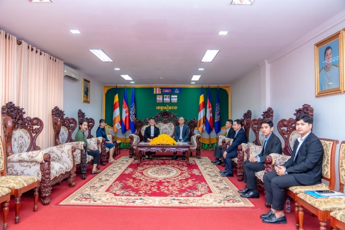 暹粒省政府与英国及北爱尔兰大使馆会晤