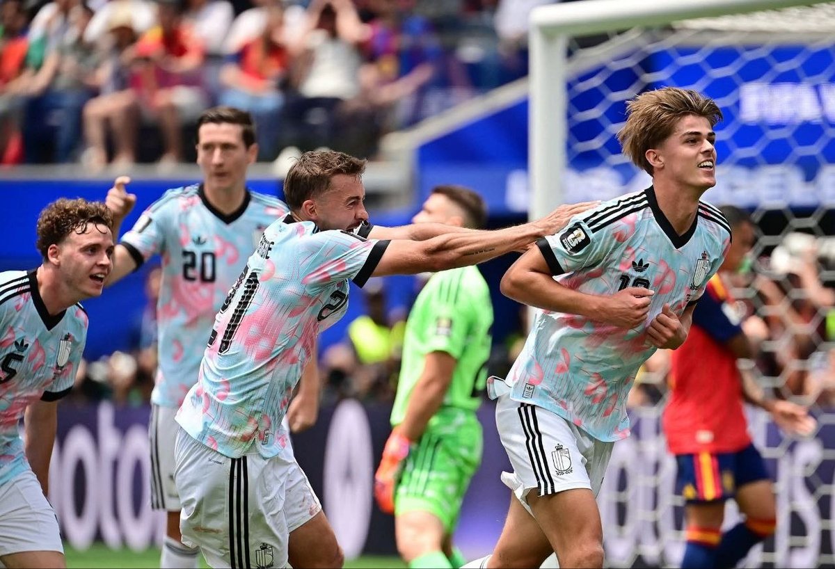 在洛杉矶体育场举行的FIFA世界杯2026四分之一决赛中,西