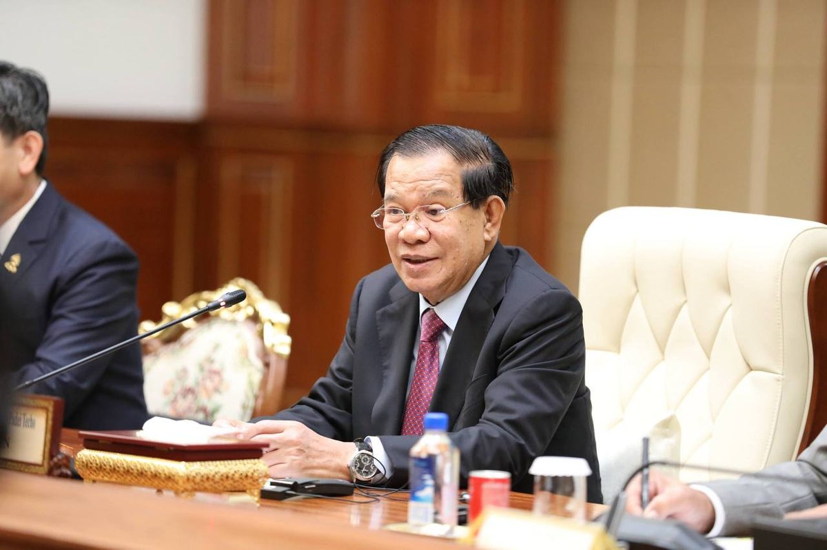 洪森在金边会见马来西亚军队总司令 探讨双边防务合作