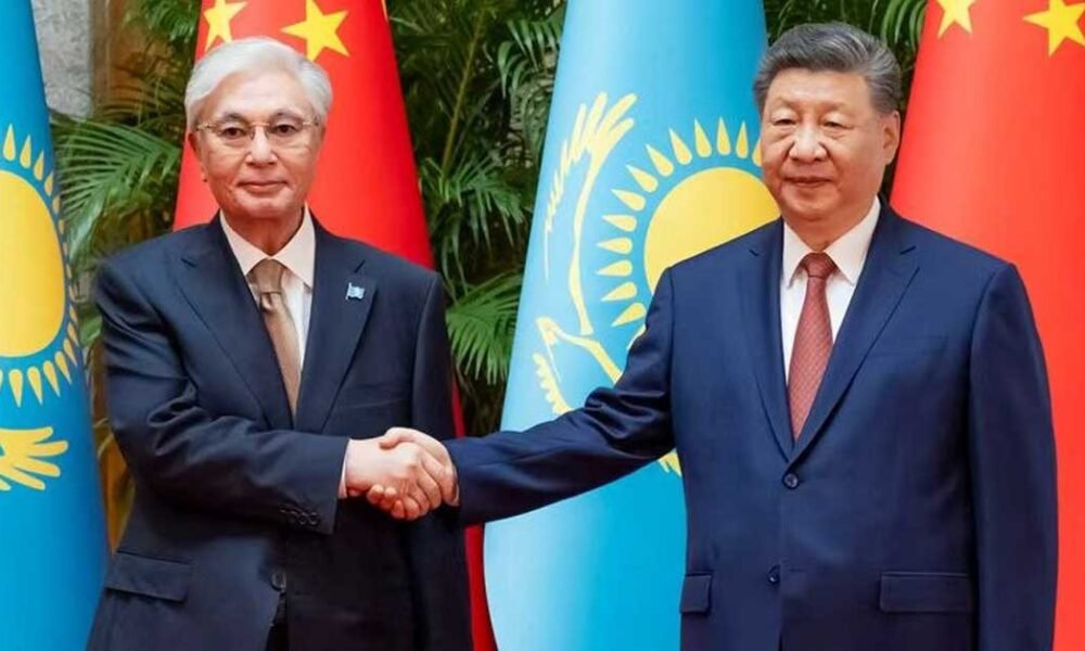 习近平与哈萨克斯坦总统托卡耶夫举行会谈