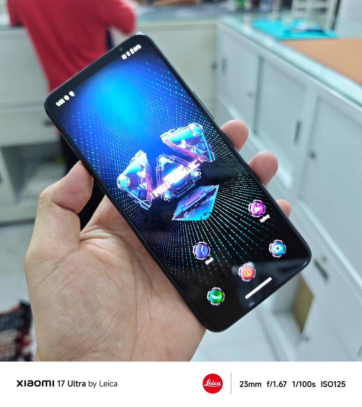 ROG Phone 5 256G二手转让 背部破损 售价$1