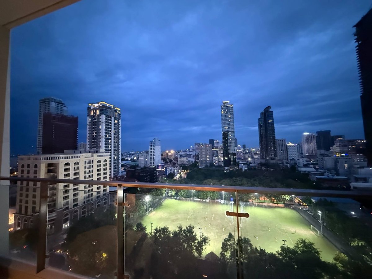 Embassy Central公寓12A楼转角户型出售，面积