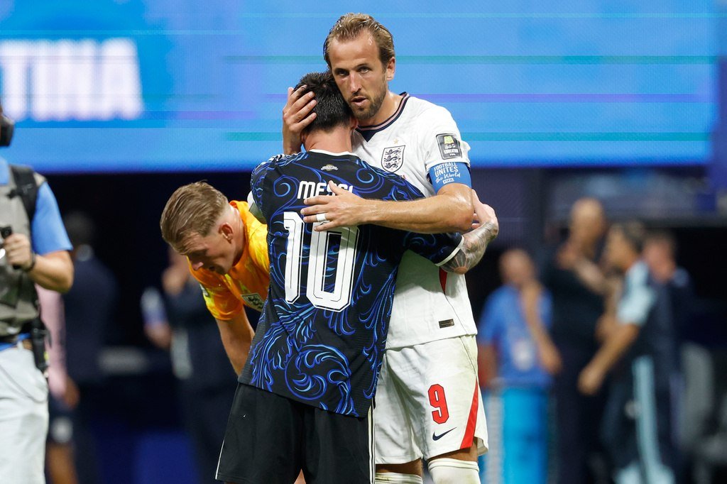 英国敦促FIFA调查阿根廷队世界杯争议横幅事件