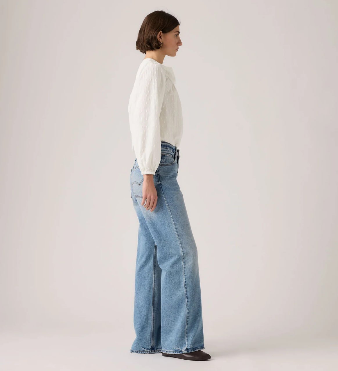 Levi's新款Bootcut牛仔裤上市 强调舒适版型与现代