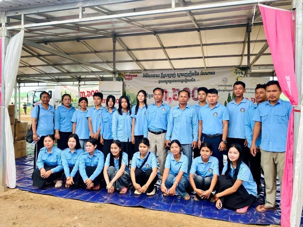 班迭棉吉省举行慈善活动，向3600名女性难民发放服装等物资，