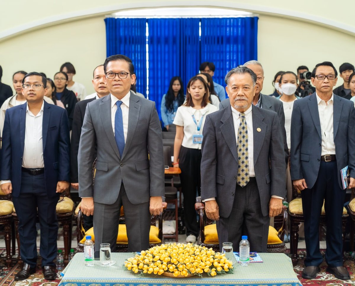 柬埔寨智慧大学联合柬埔寨政府发言人单位举办专题讲座,由彭波纳