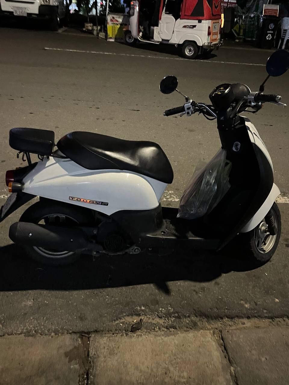 西港转让纯日系本田Today摩托车 售价$400 车况完好