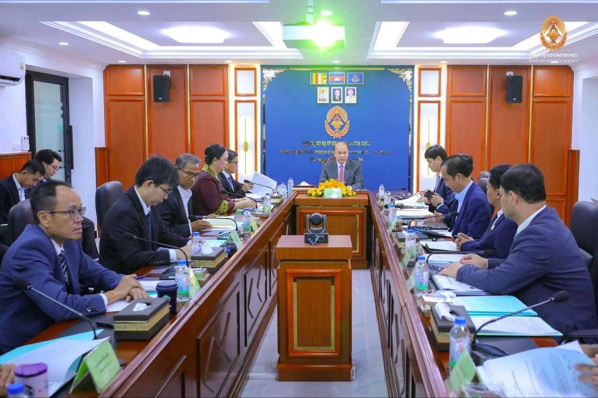 洪玛尼主持皇家行政学院会议 推进机构内部改革优化
