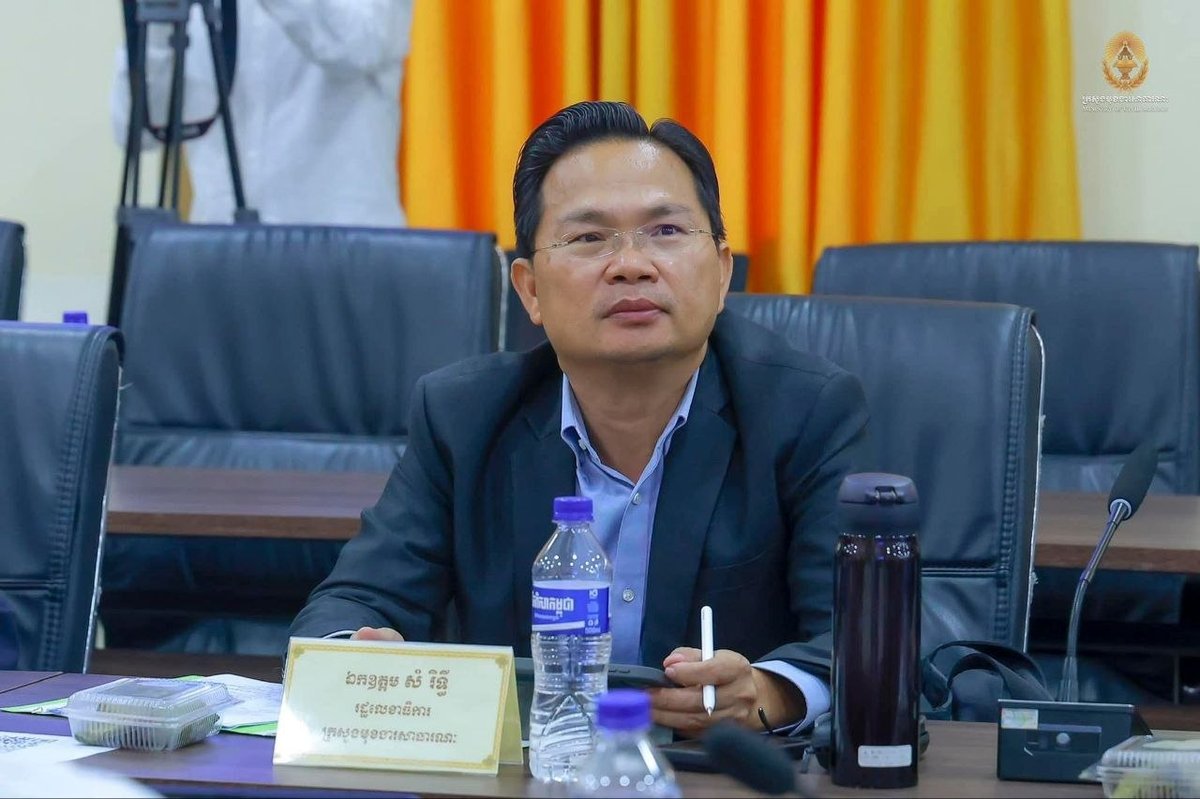 柬埔寨公务部近日召开会议,宣布将为司法部招聘15名法律专业官