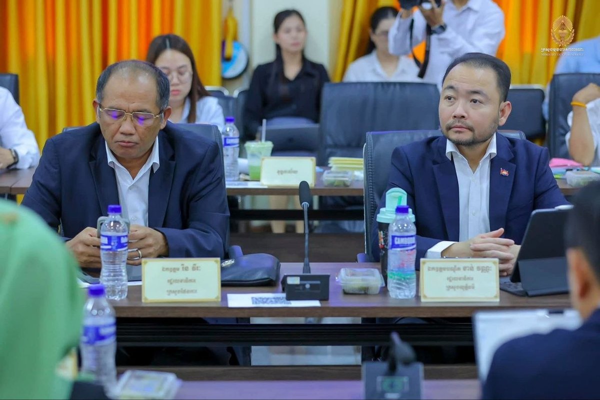 柬埔寨公务部近日召开会议,宣布将为司法部招聘15名法律专业官