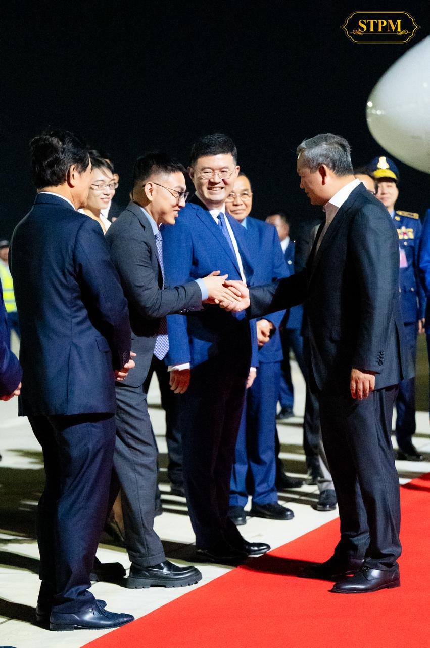洪玛奈结束外访行程安全返抵金边 官方代表团顺利回国