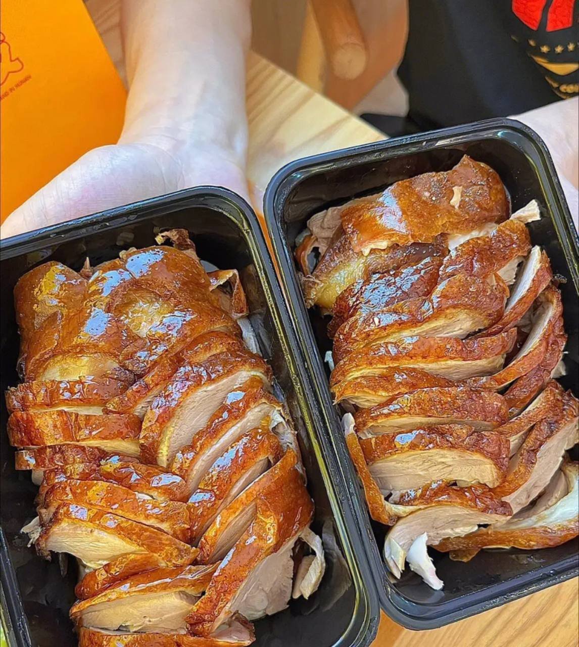 木牌24小时餐饮配送上线 北京烤鸭盖饭随时送