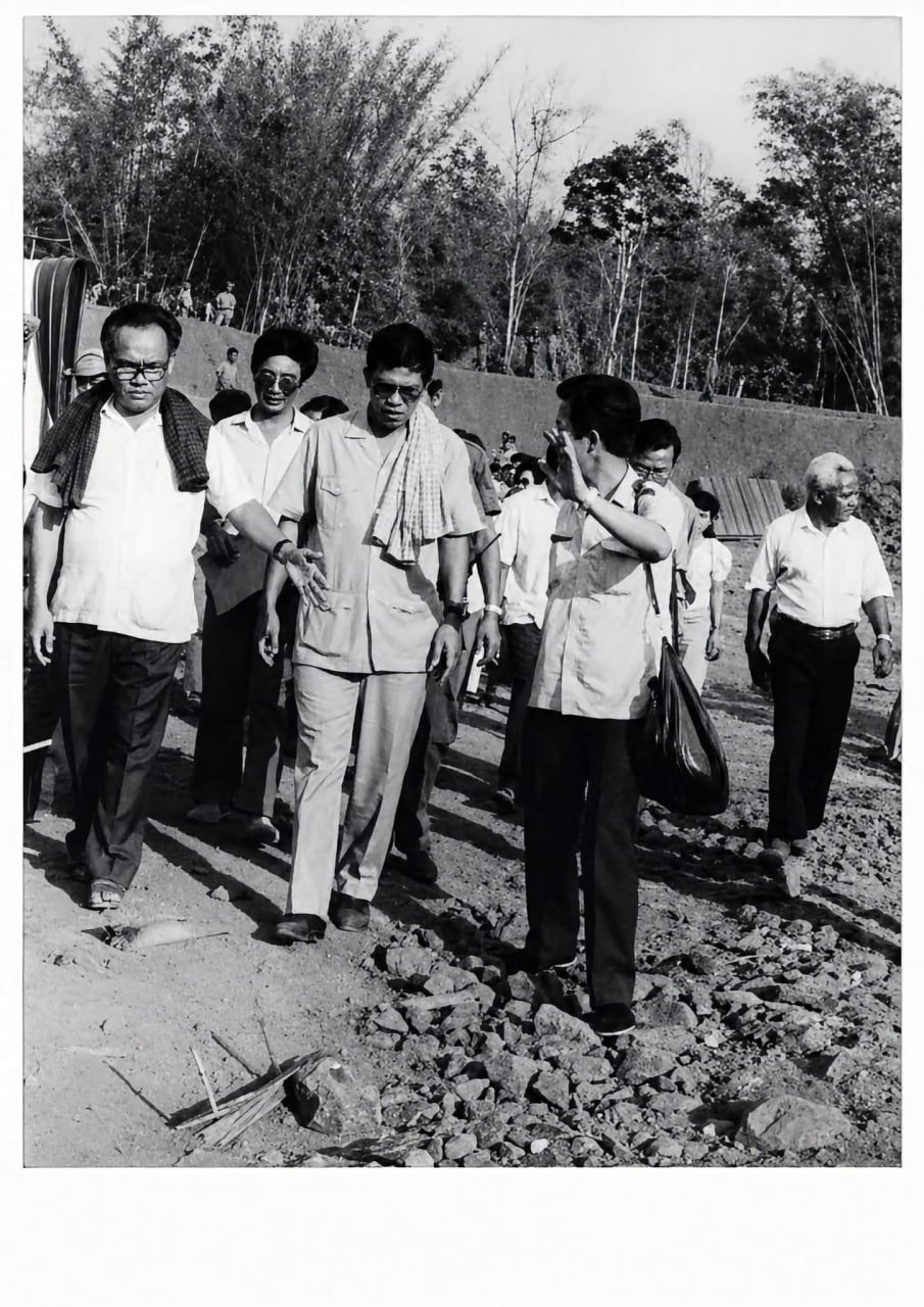 洪森确认1990年历史照片拍摄地 位于马德望省