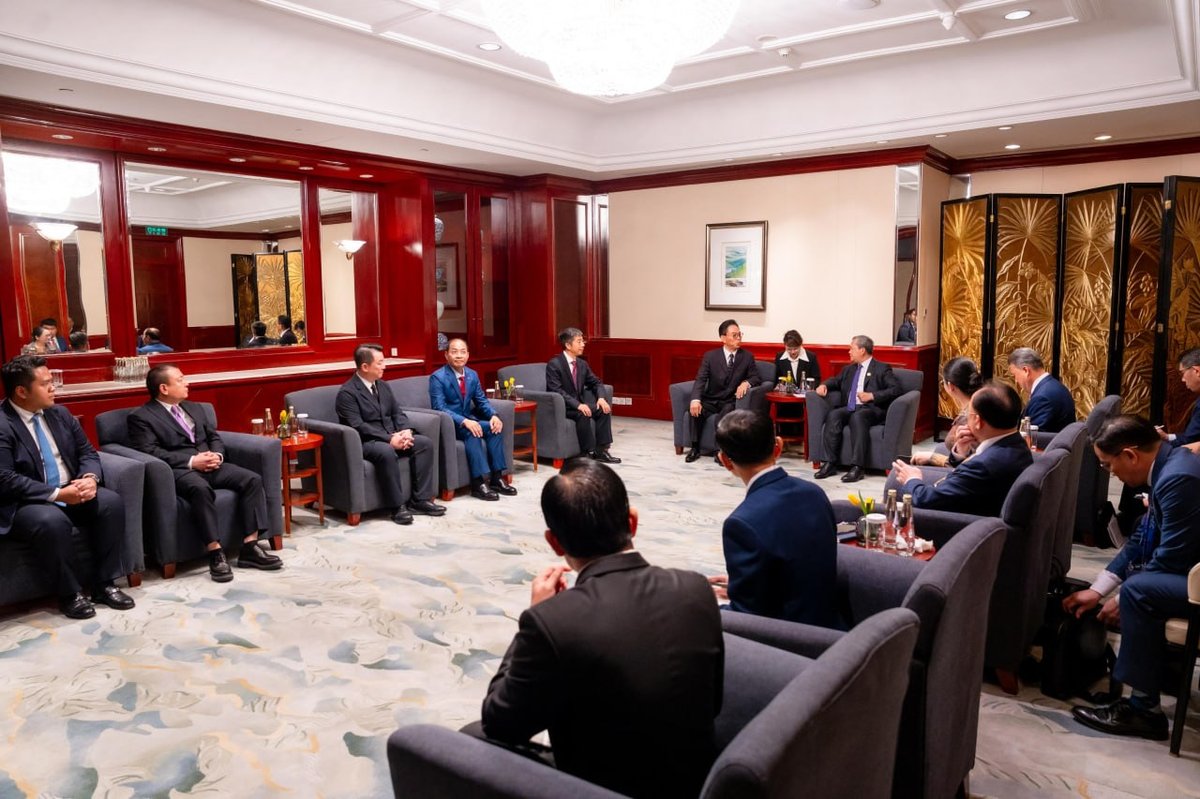 洪玛奈会见New Dazheng物业集团 探讨智慧城市管理合