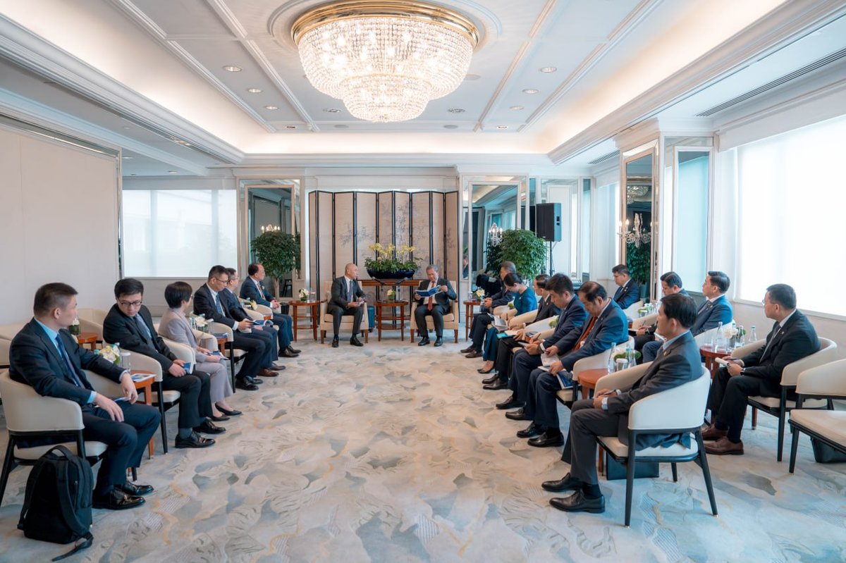 洪玛奈会见皇家孚宝高管 探讨能源化工物流投资合作