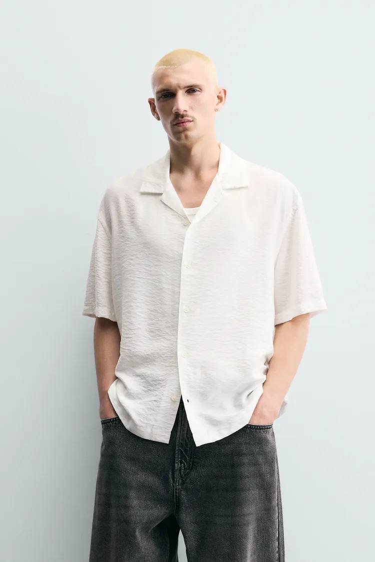Zara柬埔寨新款宽松条纹衬衫 售价19.99万瑞尔