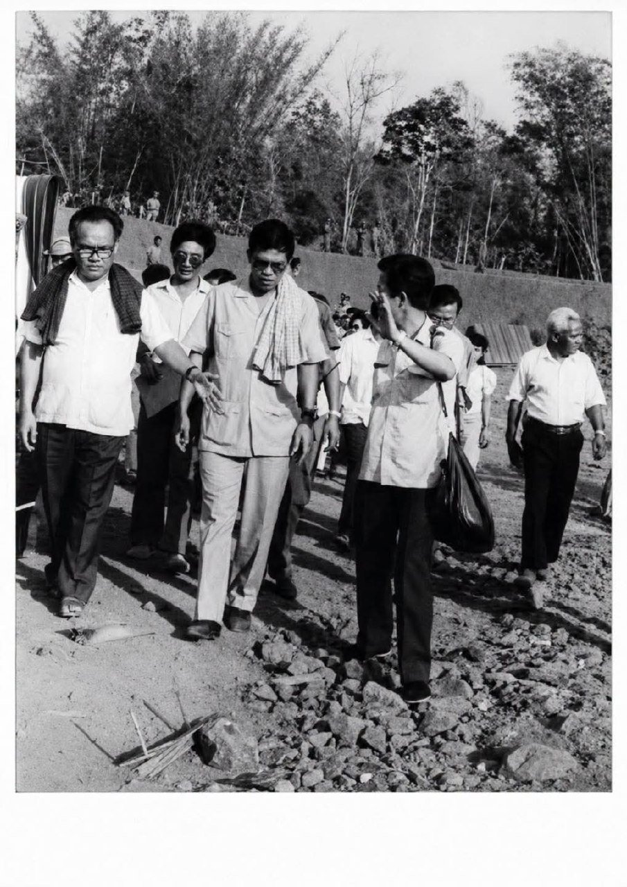洪森修正国防部长任期记录 确认1990年马德望行程