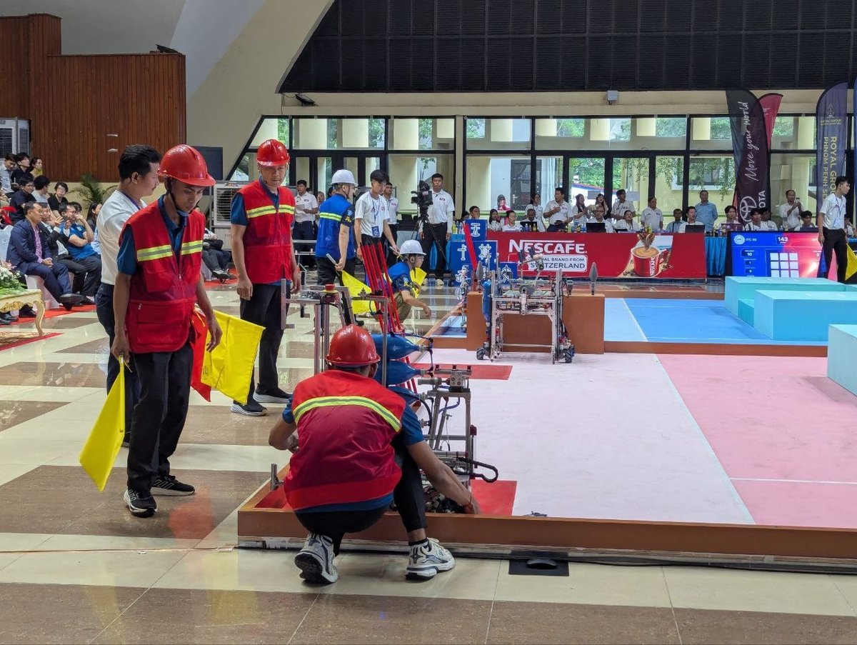 柬埔寨国家理工学院机器人队夺冠 将赴香港参加国际赛