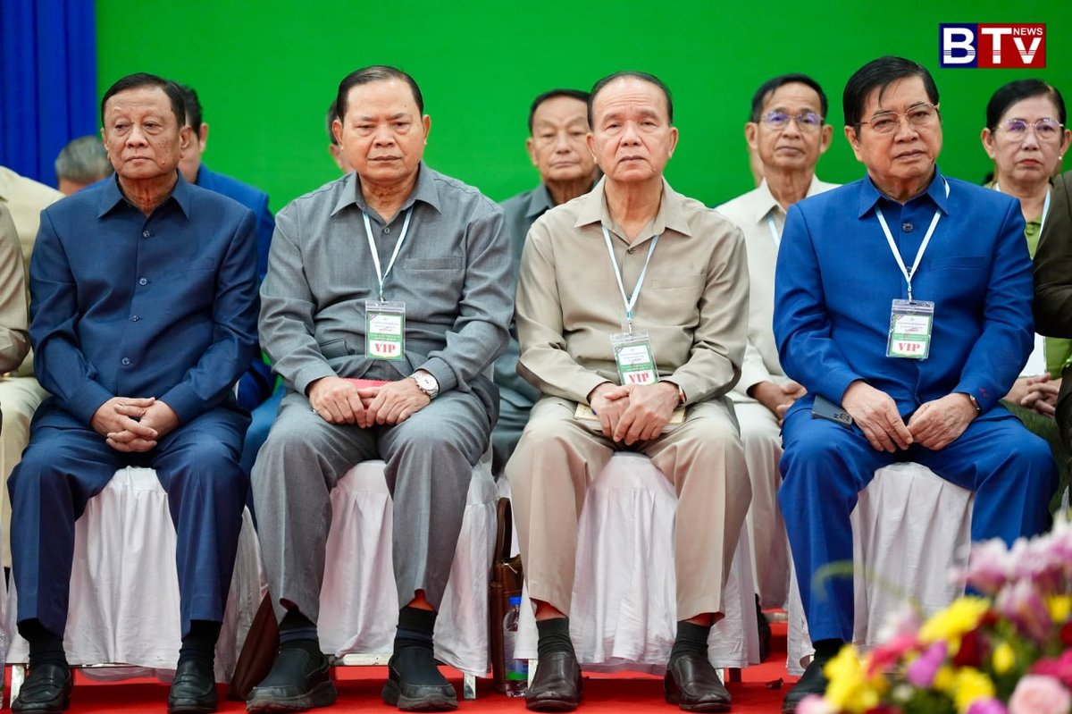 洪森赴腊塔纳基里省视察 与地方官员举行座谈会
