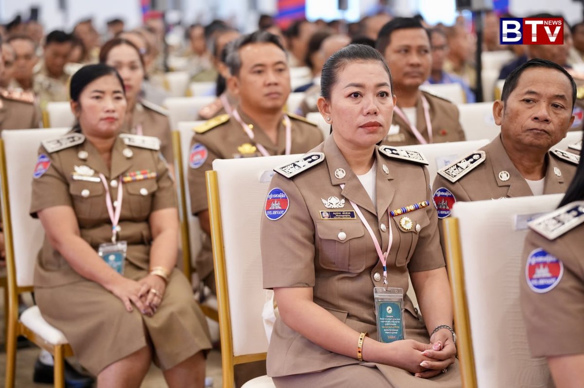 洪森赴上丁省调研 强调强化基层行政服务效能