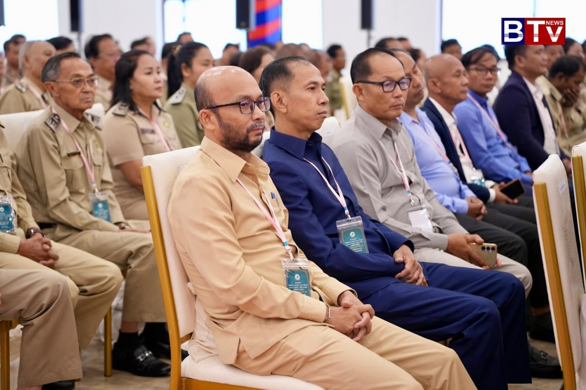 洪森赴上丁省调研 强调强化基层行政服务效能