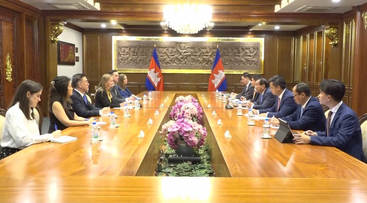 布拉索昆会见美国驻柬使馆代办 讨论双边合作