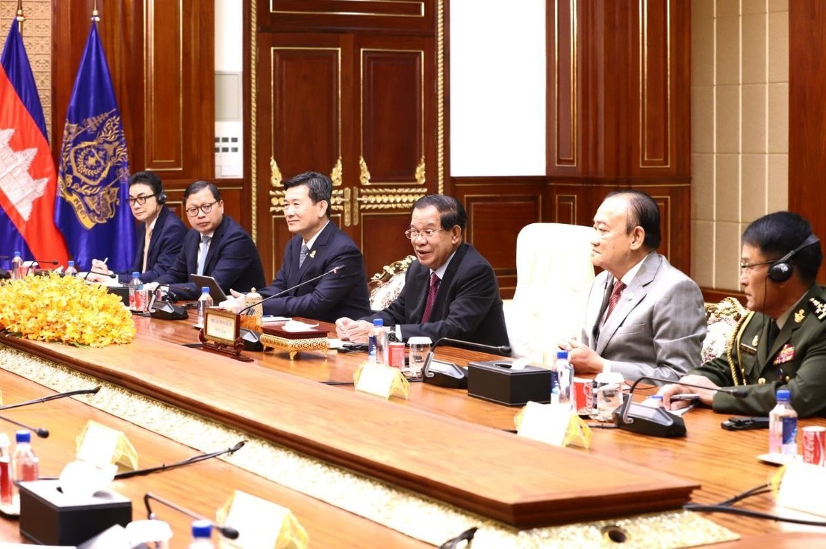 洪森会见马来西亚军方高层 探讨双边防务合作