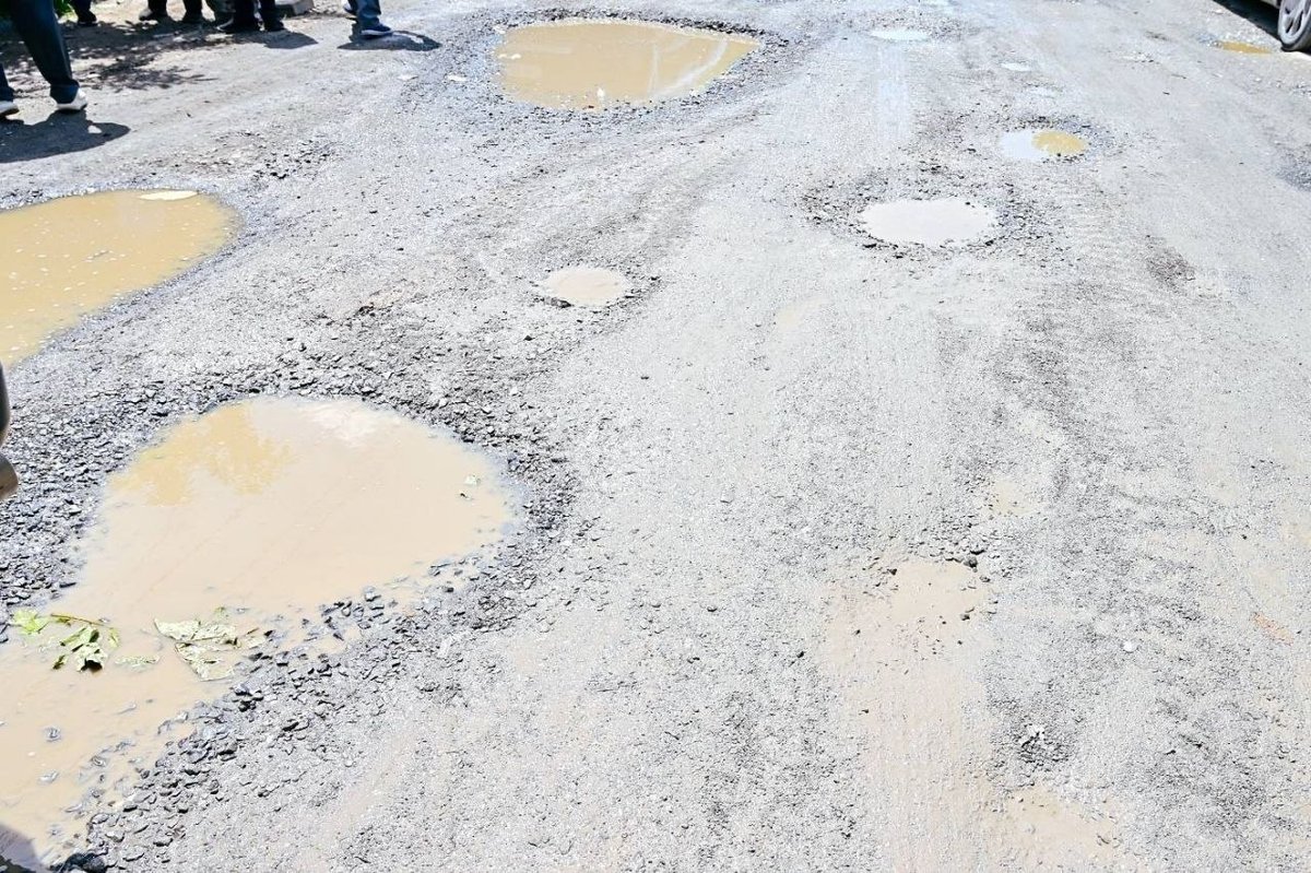 实居省省长实地考察受损道路 计划启动修复工程