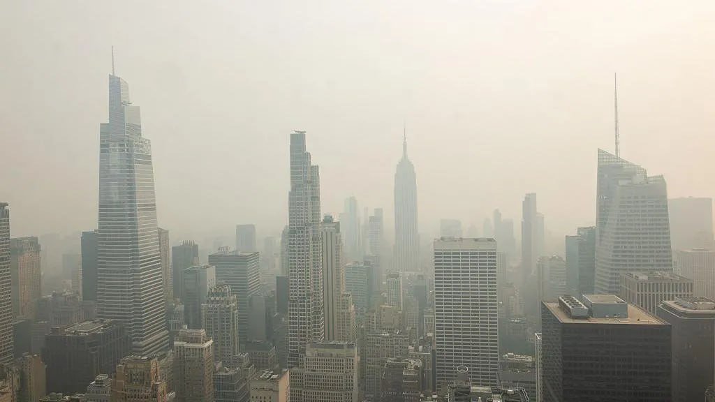 加拿大森林大火频发 美国南部空气质量预警发布