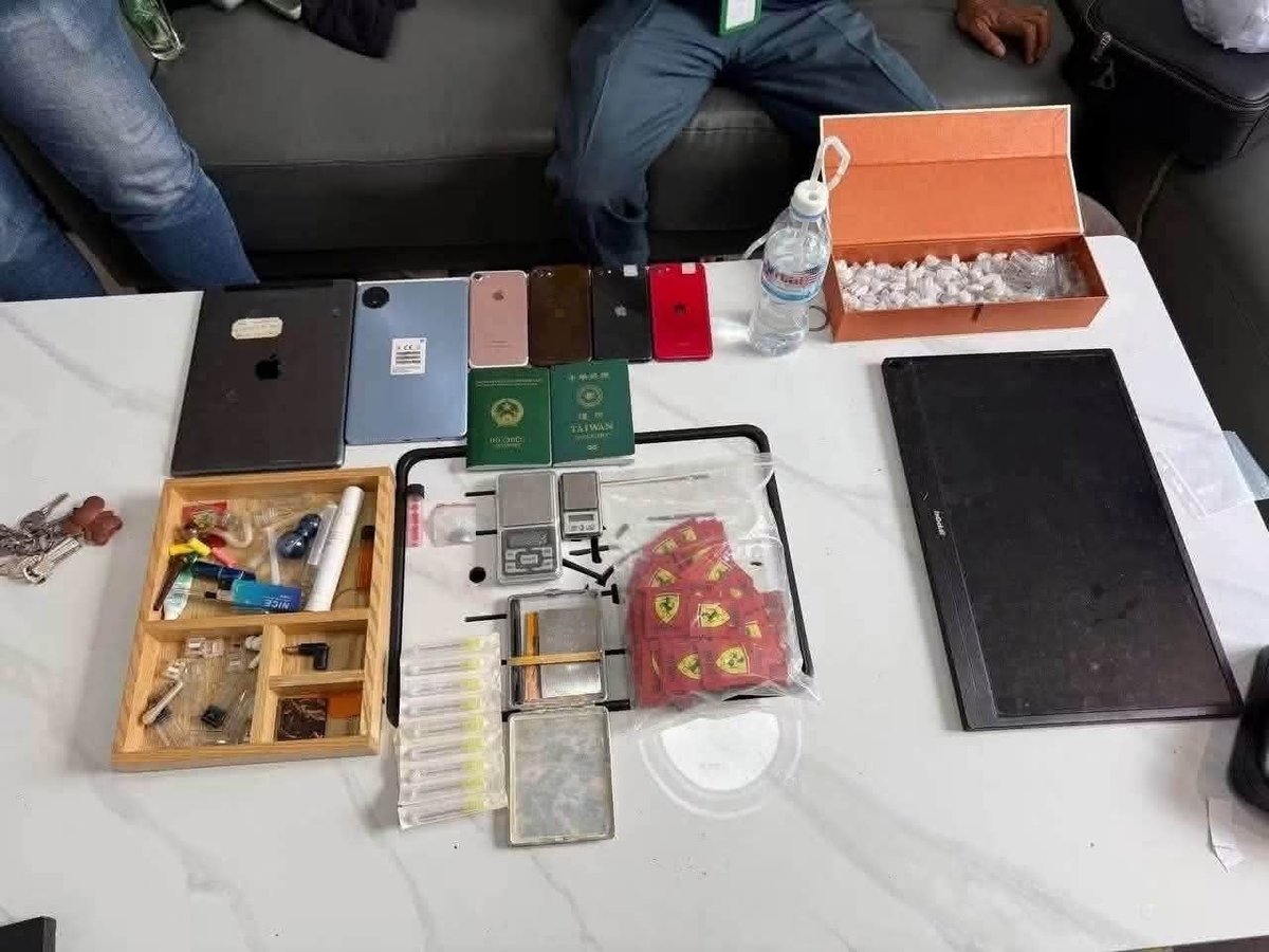 巴域市警方突击出租屋 抓获4名涉毒外籍嫌犯并缴获枪支