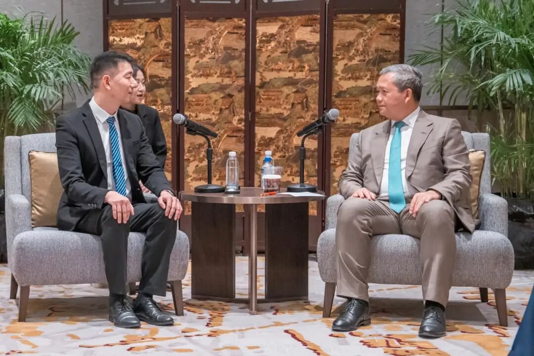 洪玛奈访华密集会见9家中企 聚焦基建能源与AI领域
