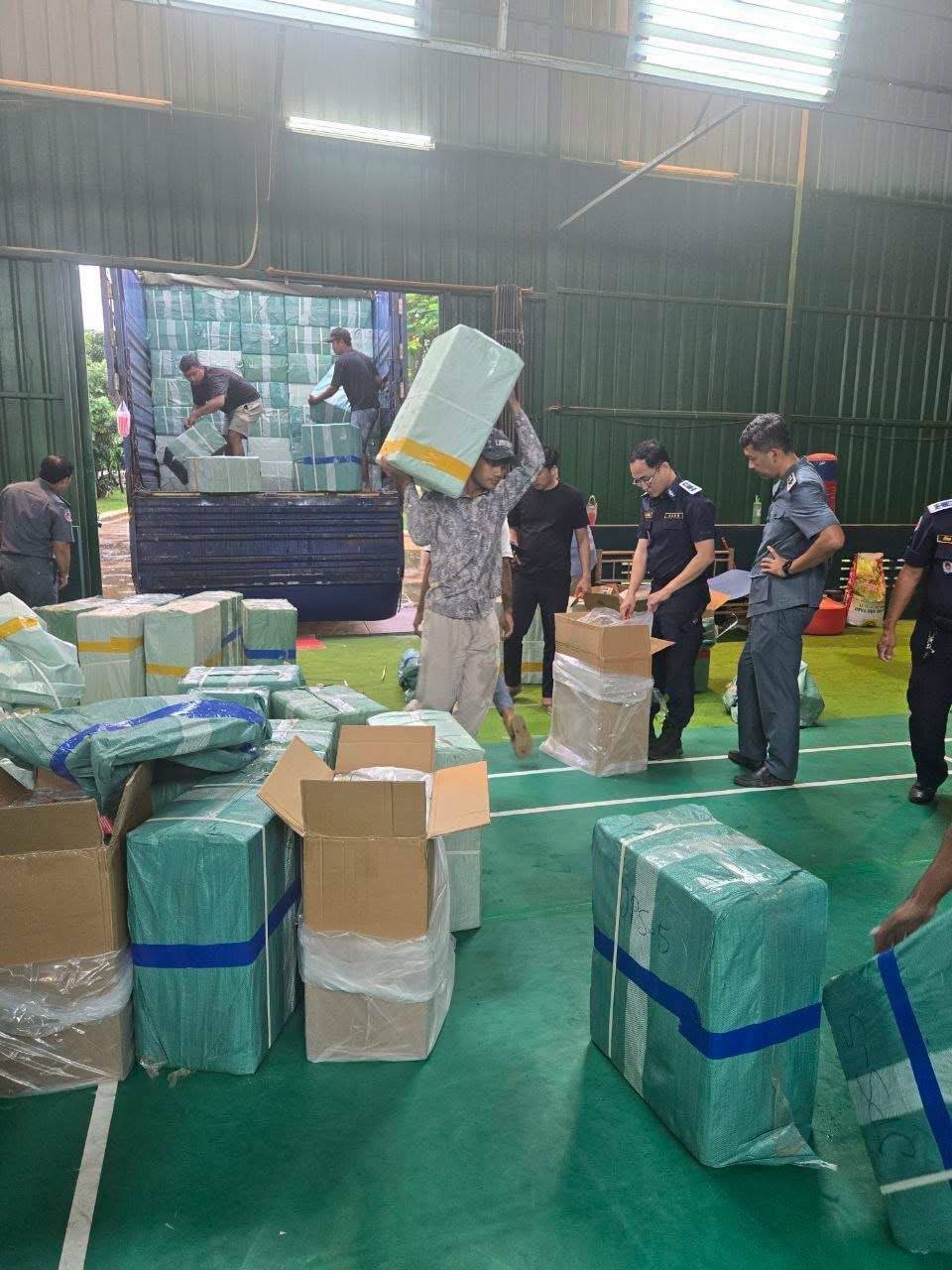巴域查获3.6万支走私香烟 涉案货物已扣押至海关仓库