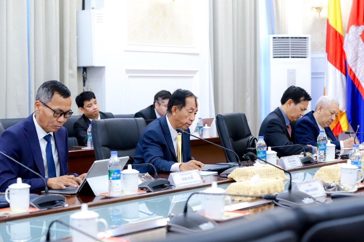 翁赛维索主持国家文化历史与文明委员会首次会议