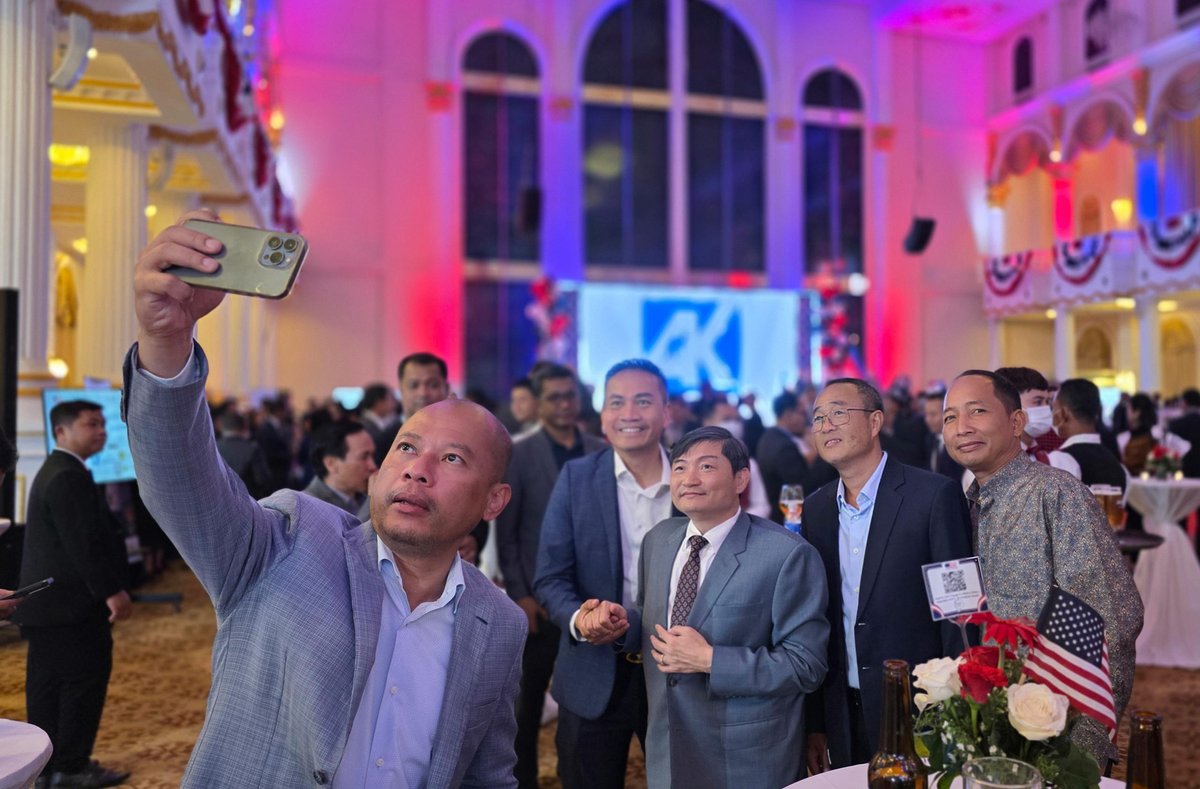 劳工部部长兴索出席美国独立日庆典 强调双边外交关系