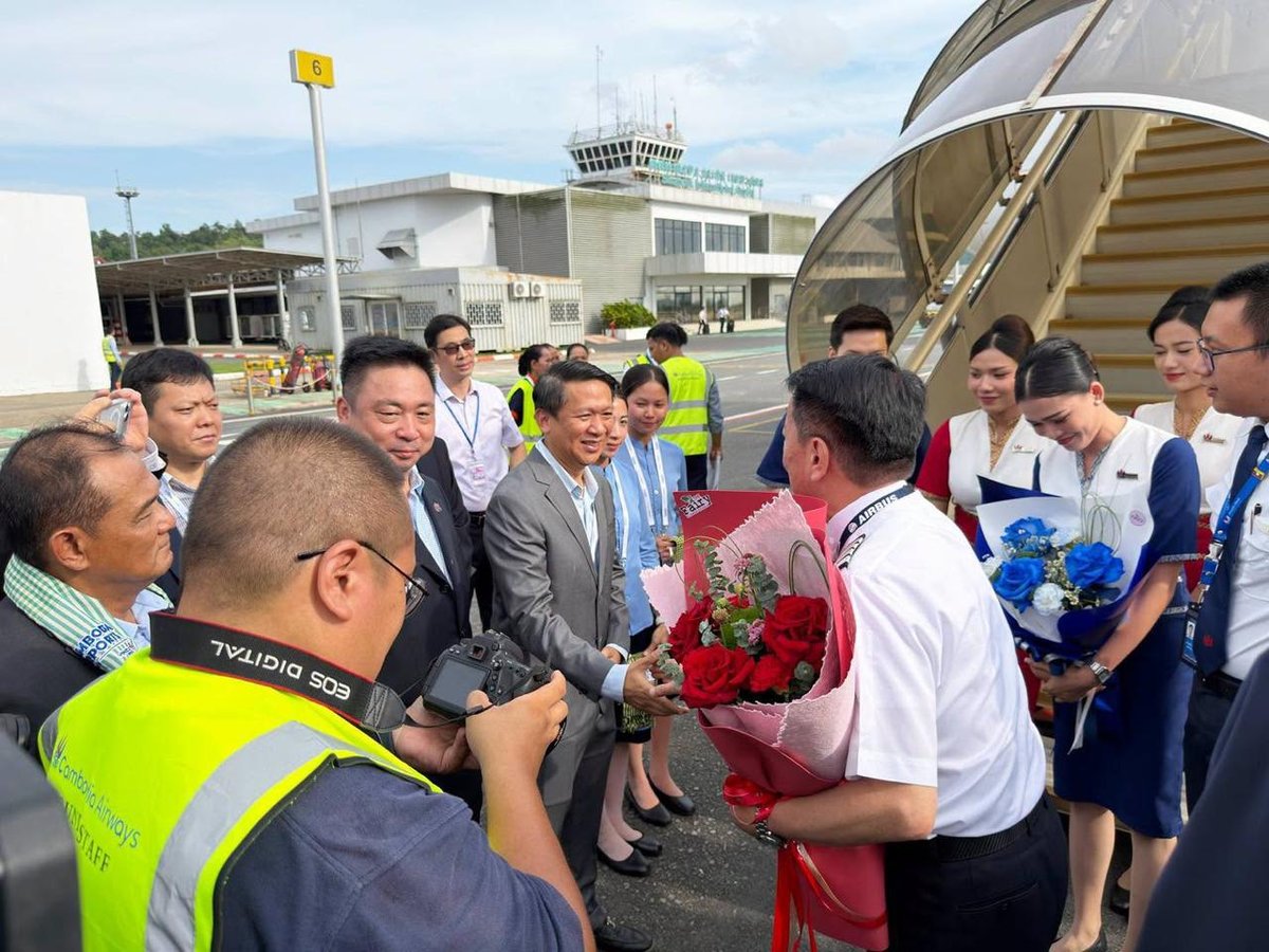 柬埔寨航空广州直飞西港航线首航成功 载客100余人