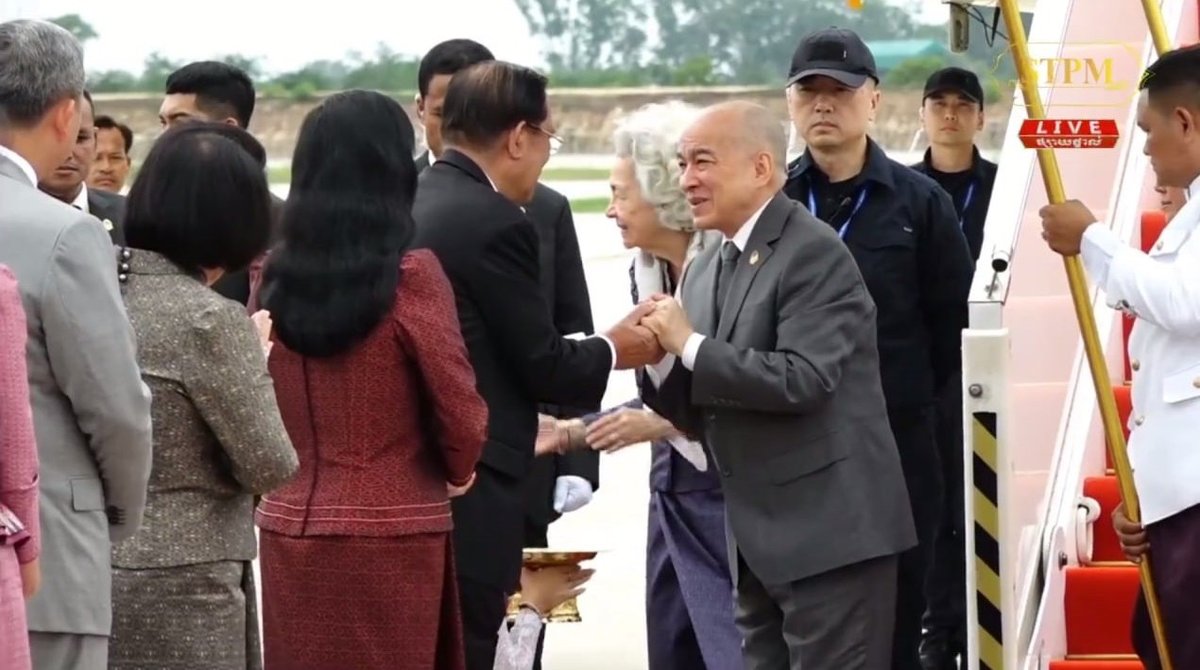 西哈莫尼国王结束在华治疗 今日下午返抵金边