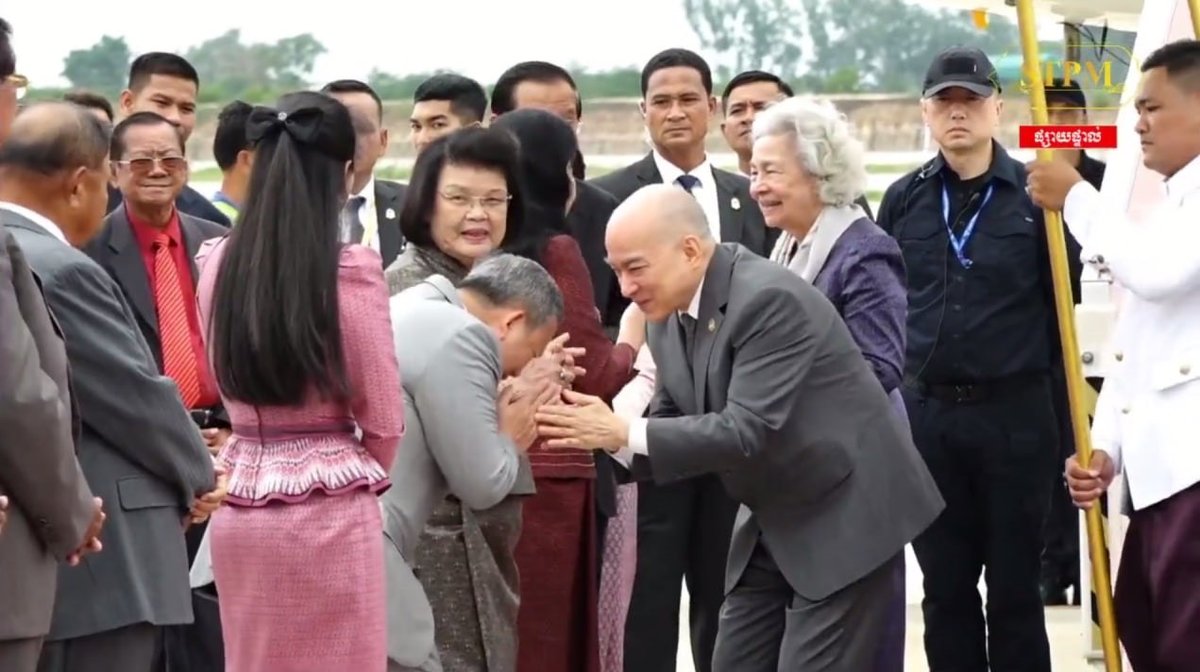 西哈莫尼国王结束在华治疗 今日下午返抵金边